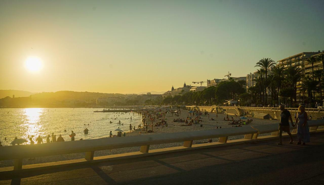 Blvd De La Croisette 82A, Cannes, La Reale Exterior photo